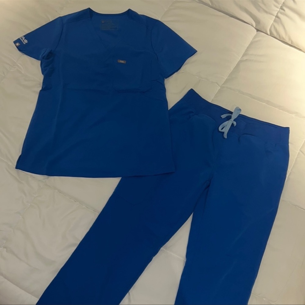 Figs scrubs